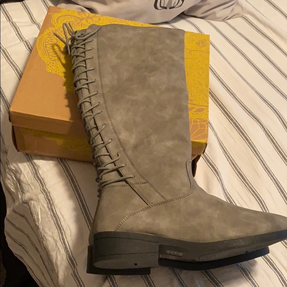 Brand new riding suede riding boots